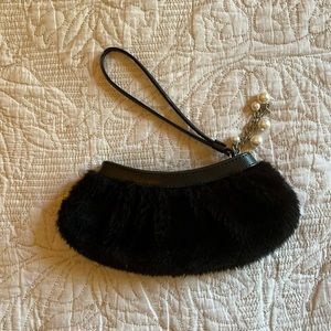 4 for 15$✨ Liz Claiborne faux fur pearl pochette
